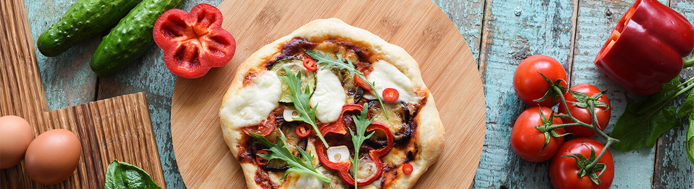 Homemade pizza with vegetables