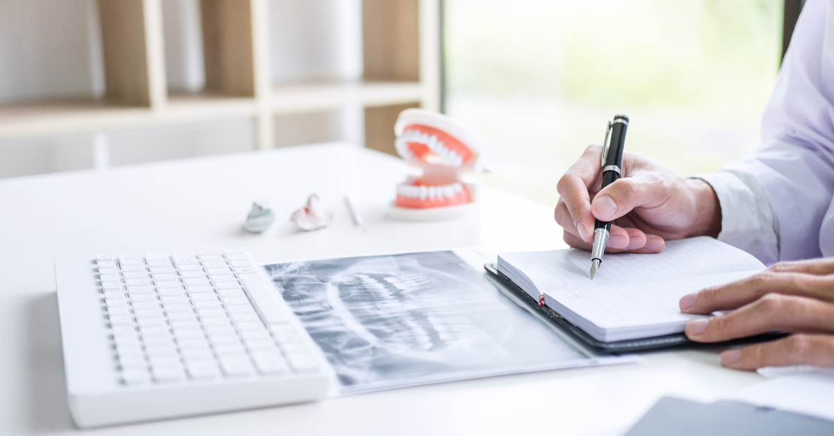 dentist writing a blog post